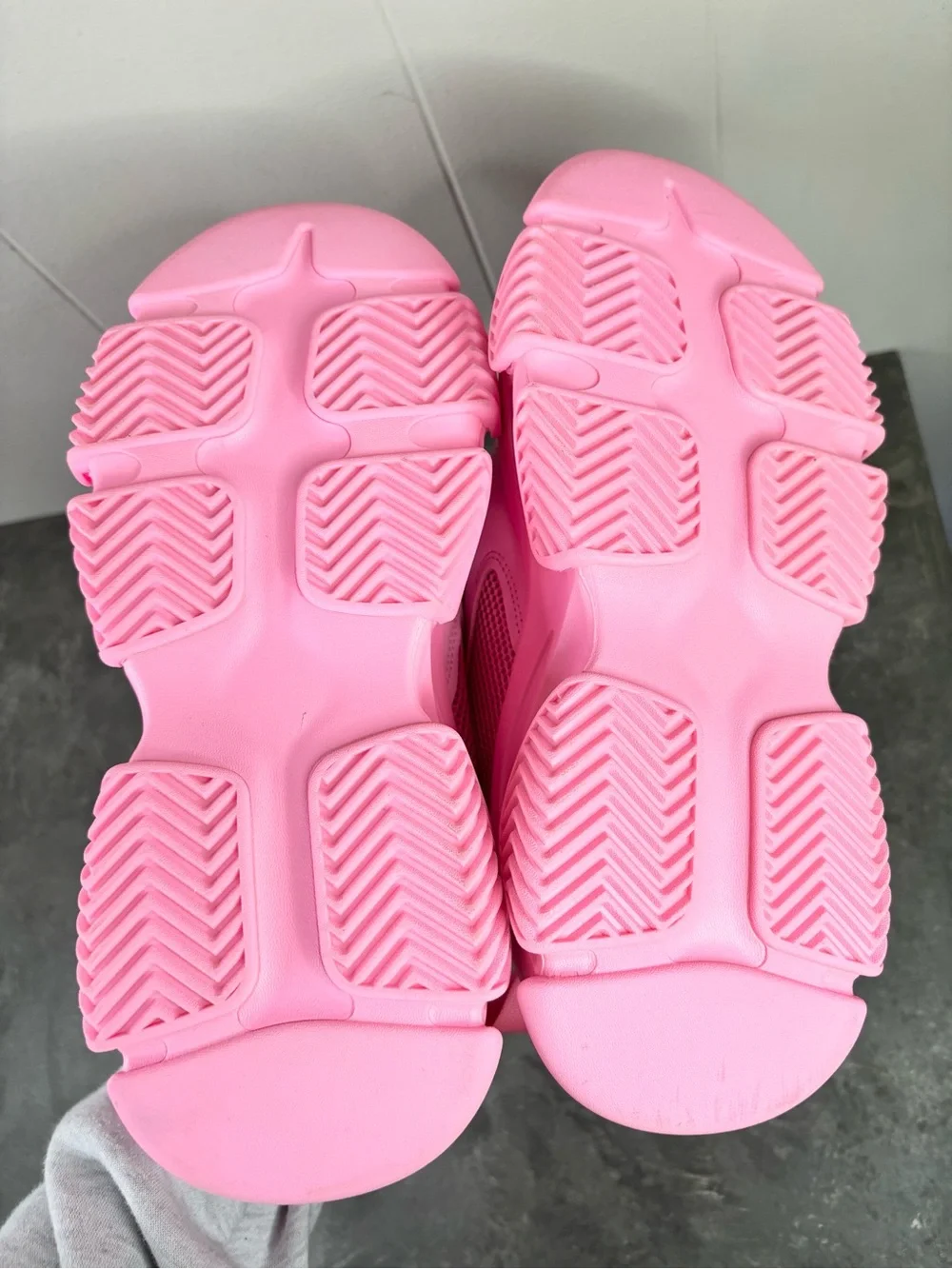 Steve Madden possession hot pink chunky trendy sneakers size 7.5 new